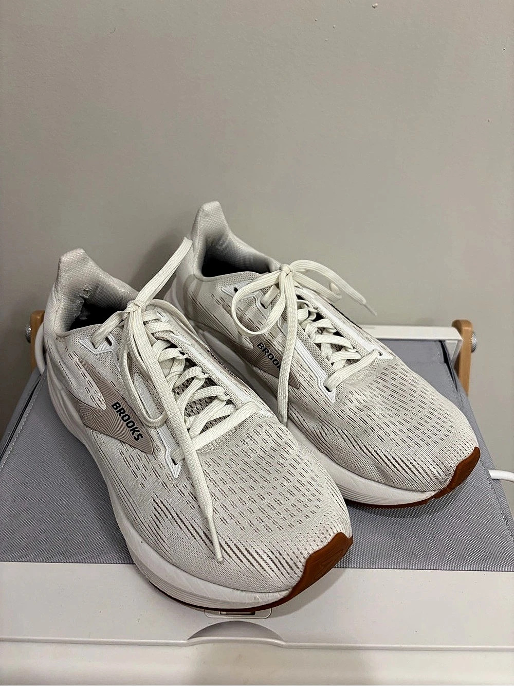 Brooks Ghost 15 Athletic Shoes White US 8